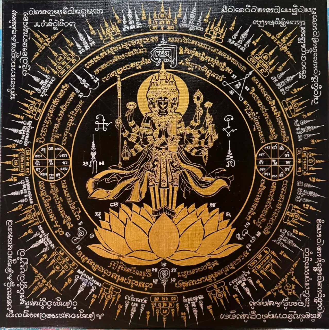 พระพรหม(ยืนบนดอกบัว)40*40ซม. ยันต์เขียนมือ ยันต์ธงศิลป์